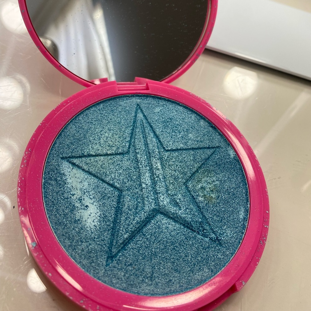 JEFFERY STAR SKIN FROST HIGHLIGHTER